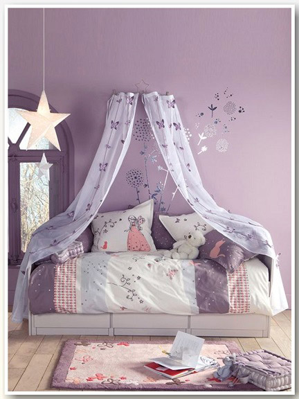 fioletowy pokój dziecka