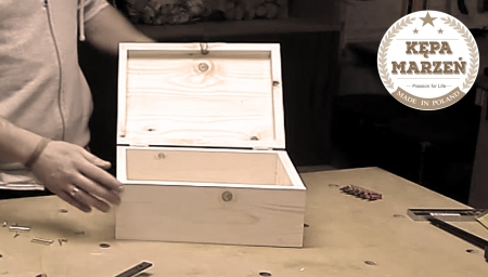 PUDEŁKO ŁĄCZONE NA KOŁKI